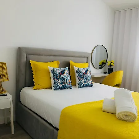 Central Tiled Apartment Aveiro Buitenkant foto