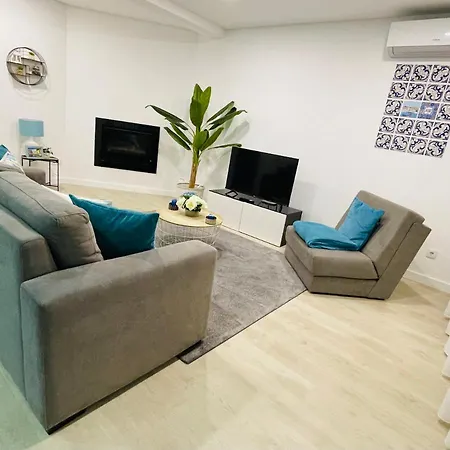 Central Tiled Apartment Aveiro Buitenkant foto