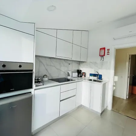 Central Tiled Apartment Aveiro Buitenkant foto